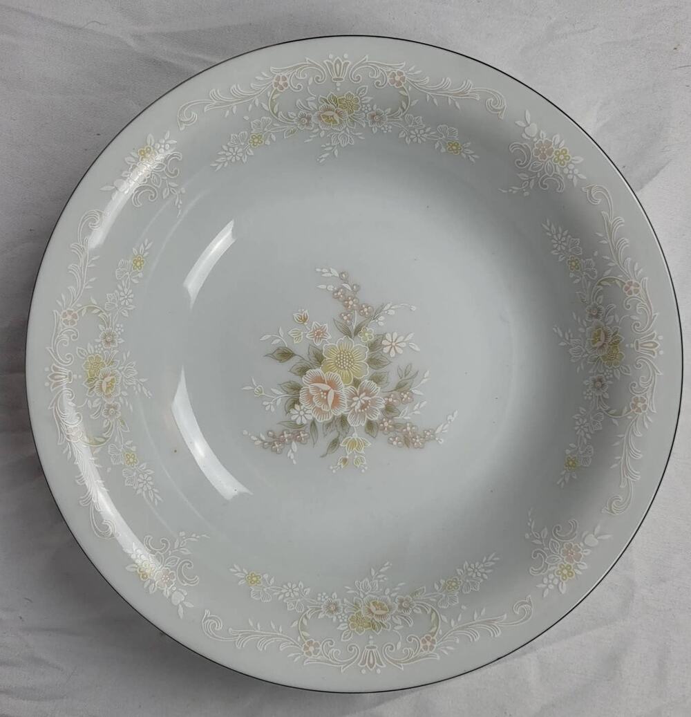 Crescent Fine China Jie Pai Bowl Painted Golden Flowers and Accents